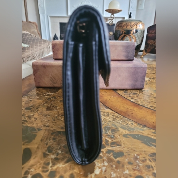 Badgley Mischka Black Quilted Women's Crossbody Bag - Picture 3 of 10